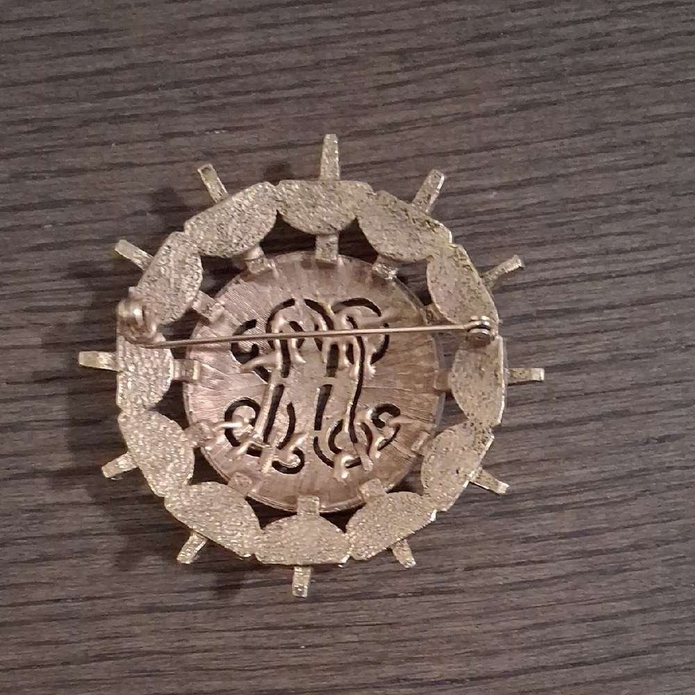 Vintage-Style Gold Tone Sunburst Monogram Brooch - Picture 2 of 6